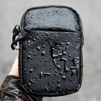 Rese-slinga® | Bär med dig det viktigaste hela dagen med handsfree-säkerhet.