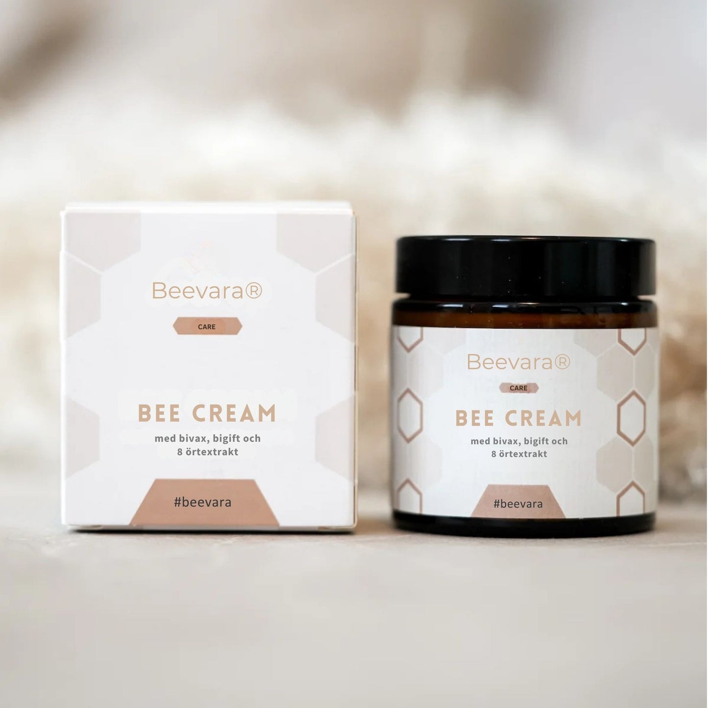 Beevara® | Minskar synligt celluliter. På ett naturligt sätt. Med bigift.