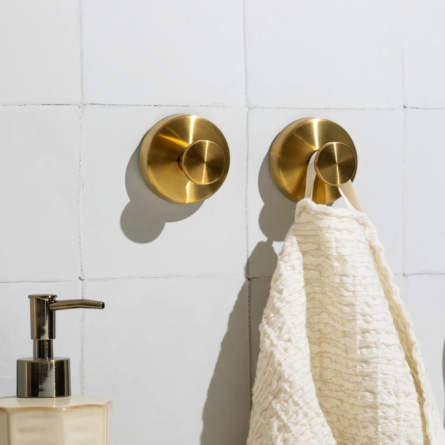 ÆgteHjem® | Enkel montering utan borrning